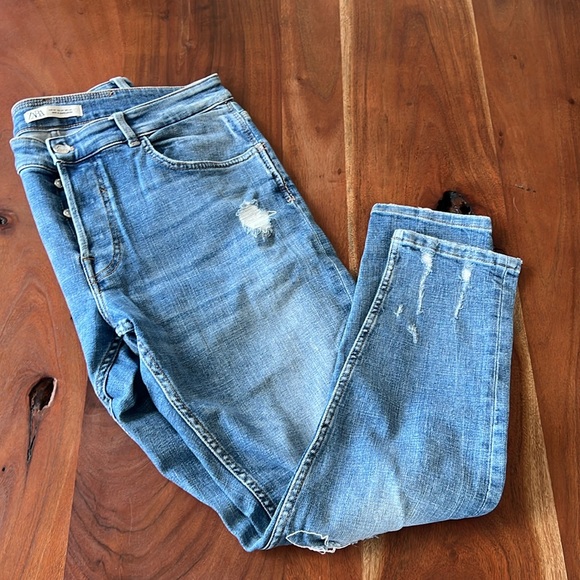 Zara Ripped Jeans - Picture 1 of 5